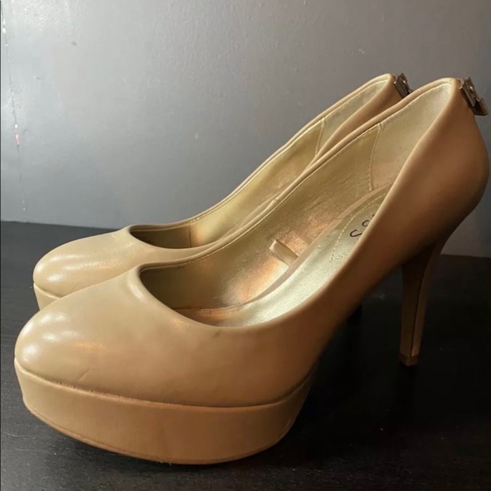 Guess nude heels size 6 BRAND NEW (no Box)
